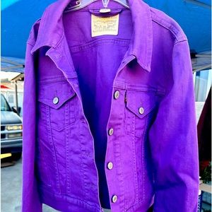 Women’s Md Levi’s jacket